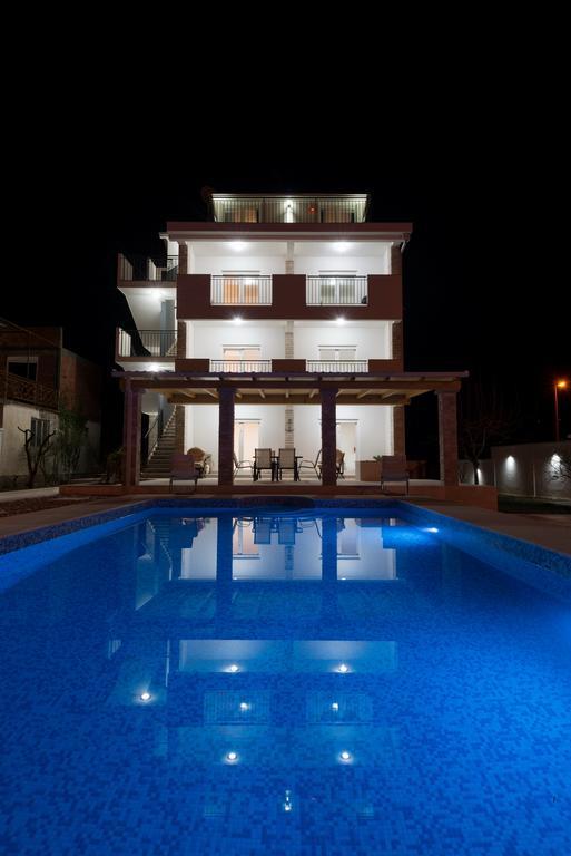 Villa Sandy Apartments 티바트 외부 사진