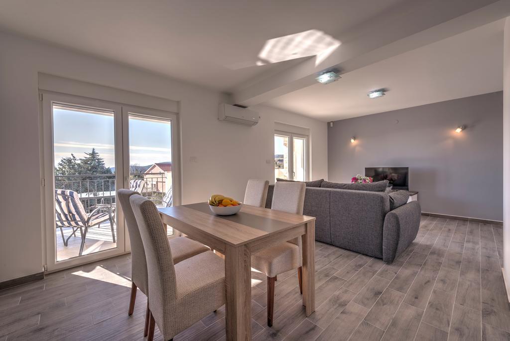 Villa Sandy Apartments 티바트 외부 사진