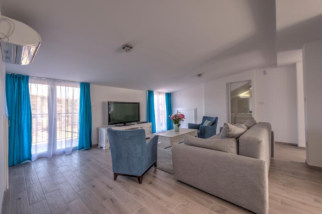 Villa Sandy Apartments 티바트 외부 사진