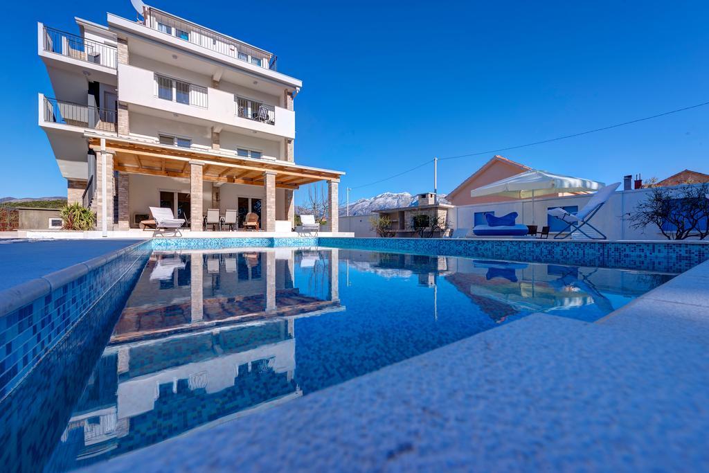 Villa Sandy Apartments 티바트 외부 사진