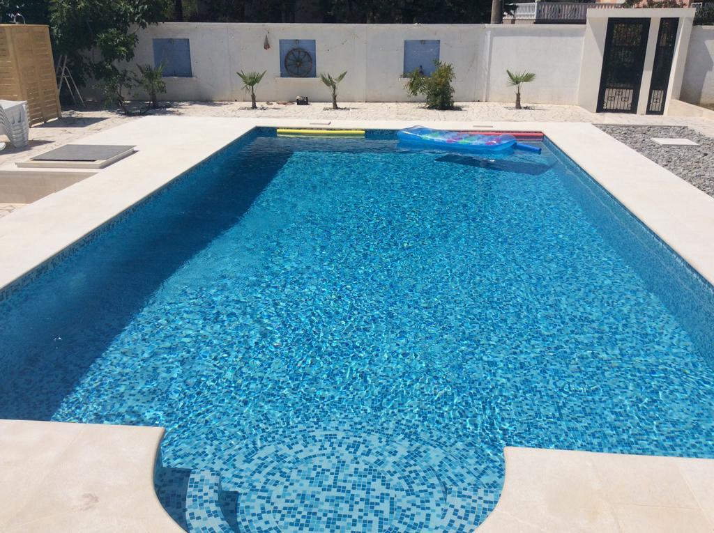 Villa Sandy Apartments 티바트 외부 사진